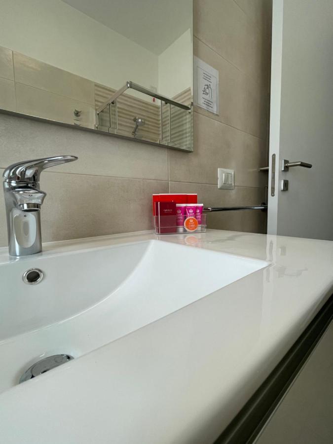 Residenza Gasparoni Di Guidi Eleonora Verona Eksteriør billede